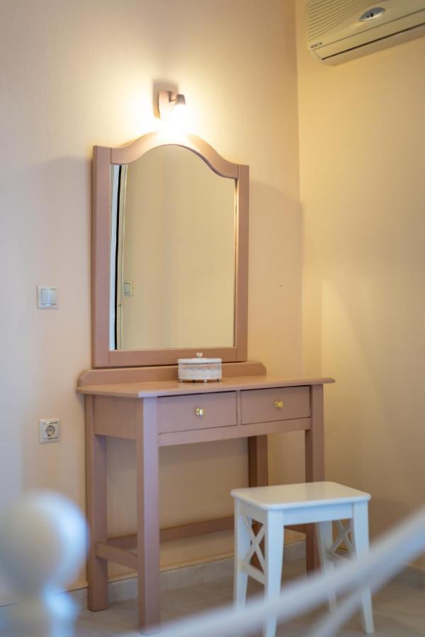 Anelia Apartment Dassia  Bagian luar foto