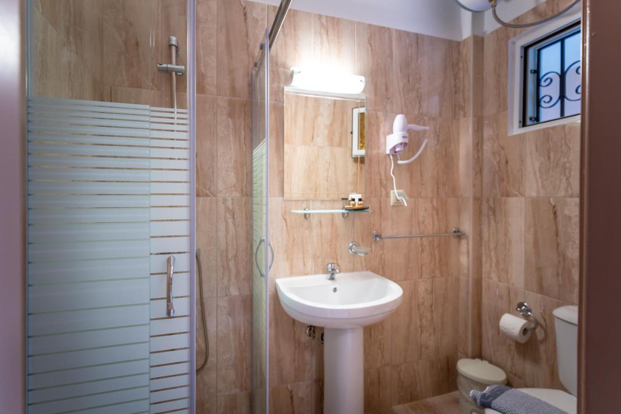 Anelia Apartment Dassia  Bagian luar foto