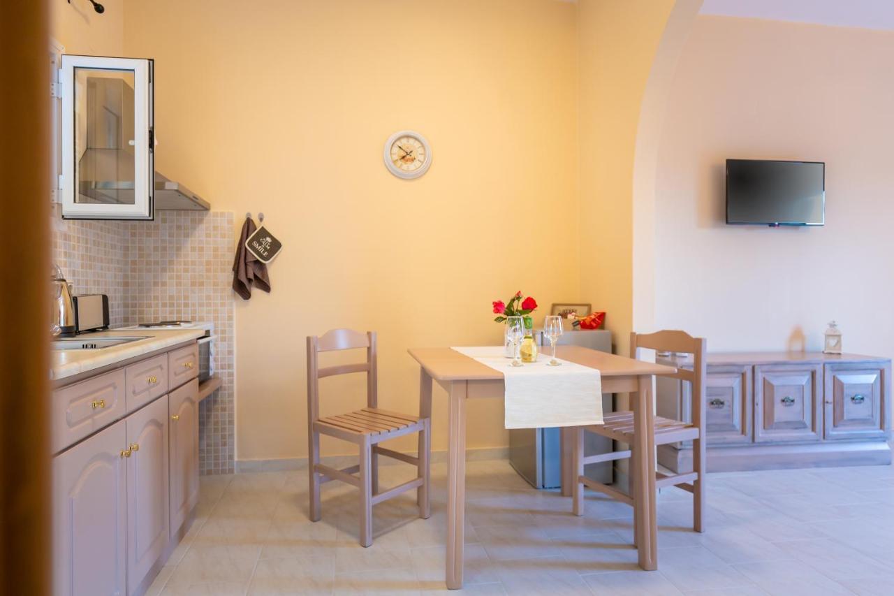 Anelia Apartment Dassia  Bagian luar foto
