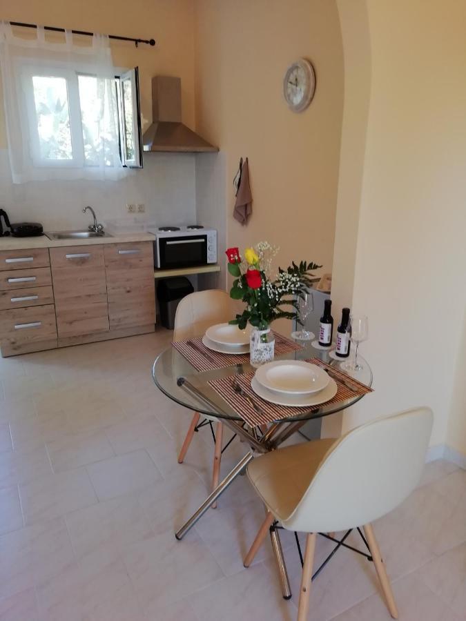 Anelia Apartment Dassia  Bagian luar foto
