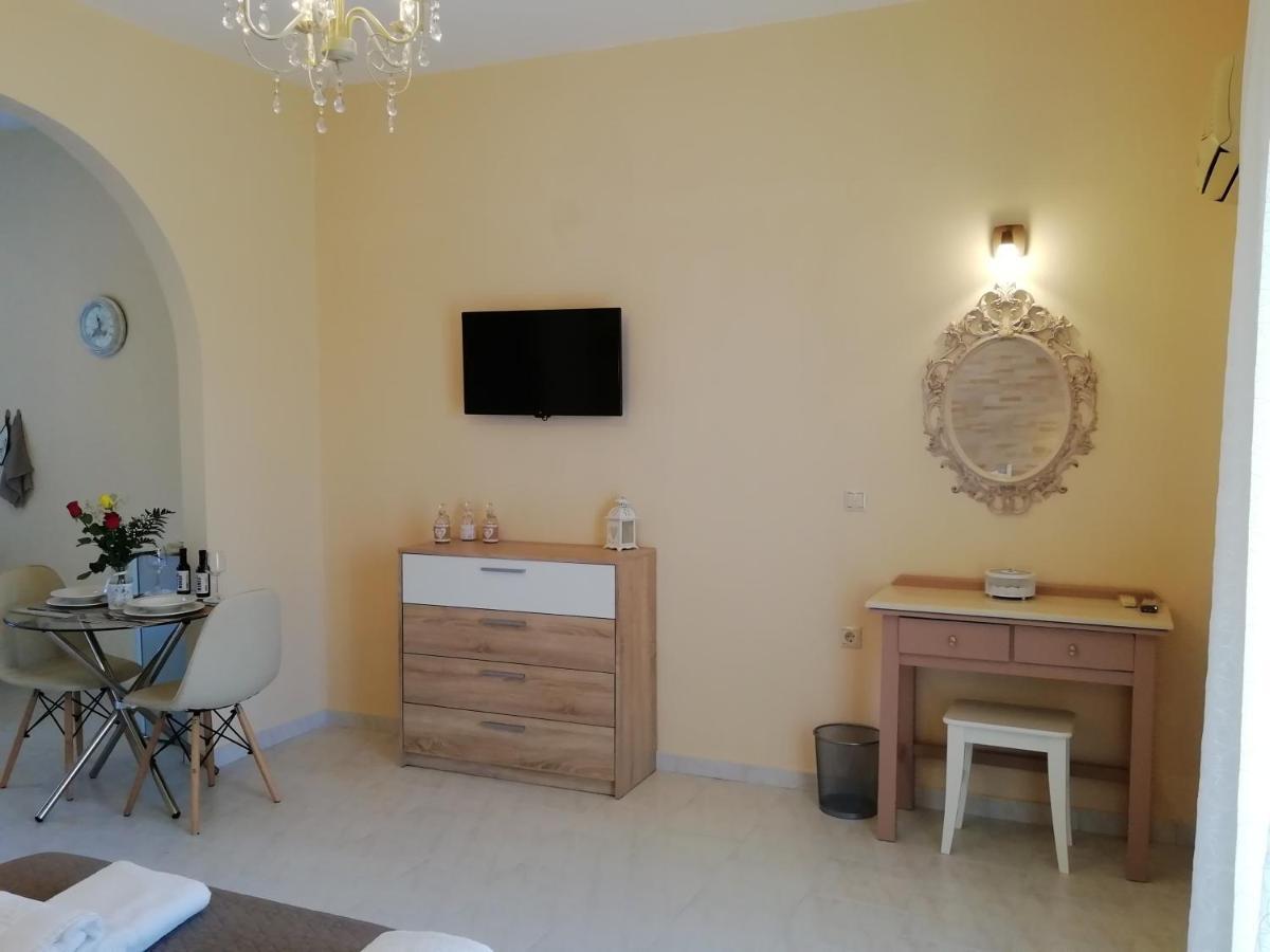 Anelia Apartment Dassia  Bagian luar foto