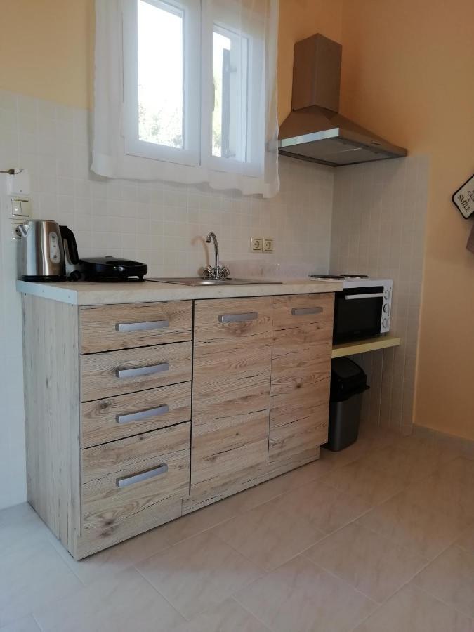 Anelia Apartment Dassia  Bagian luar foto